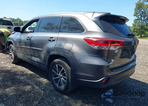 2019 Toyota Highlander Xle from USA, damaged, VIN 5TDJZRFH2KS609487